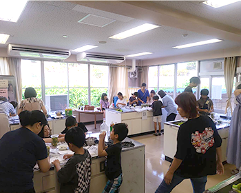 赤山渋でコースターづくり