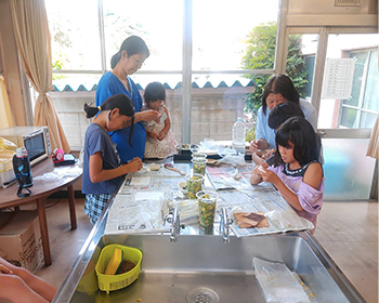 赤山渋でコースターづくり