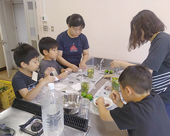 赤山渋でコースターづくり